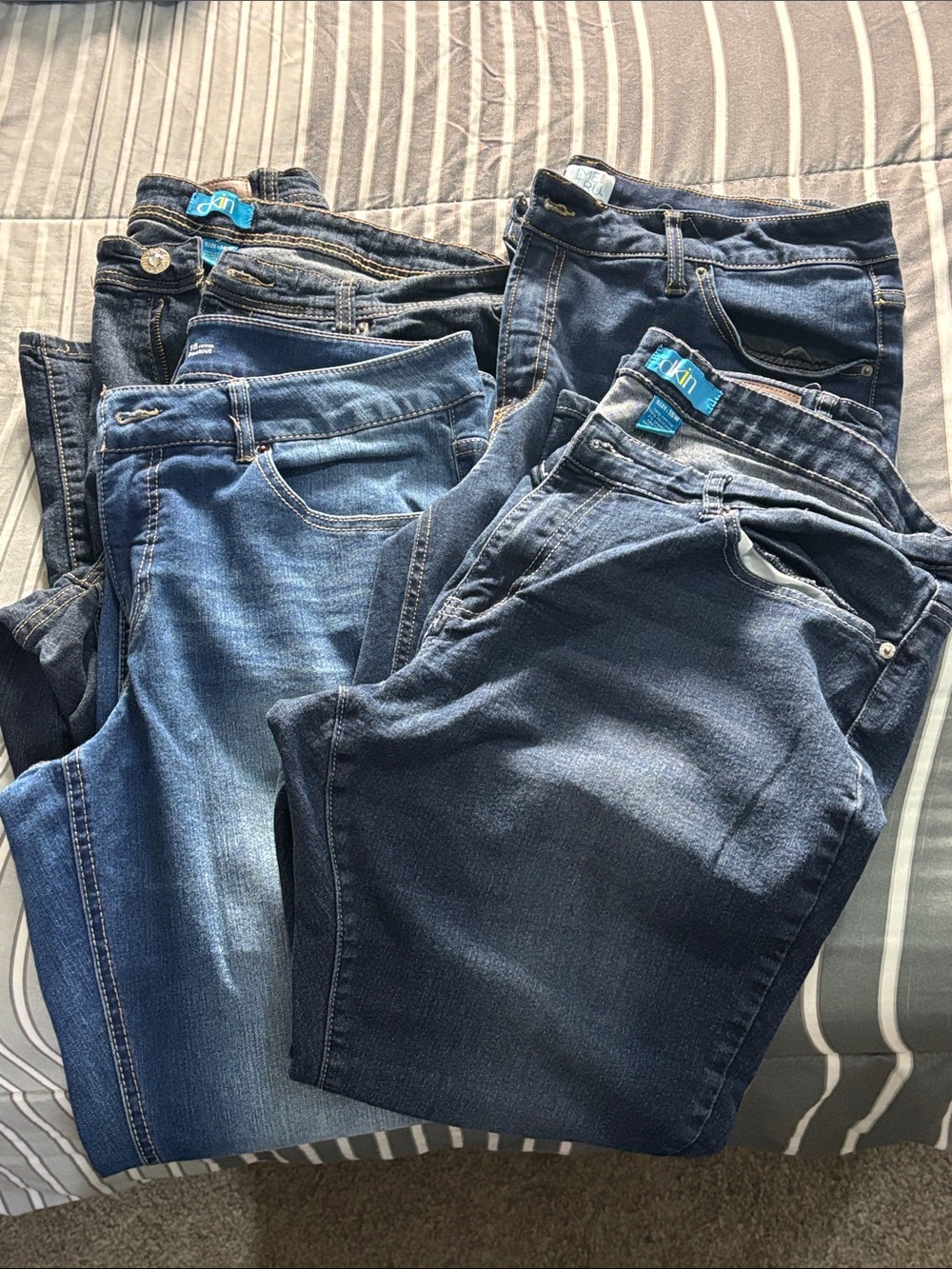 Lot of Women's Blue Jeans - Mixed Denim Bundle